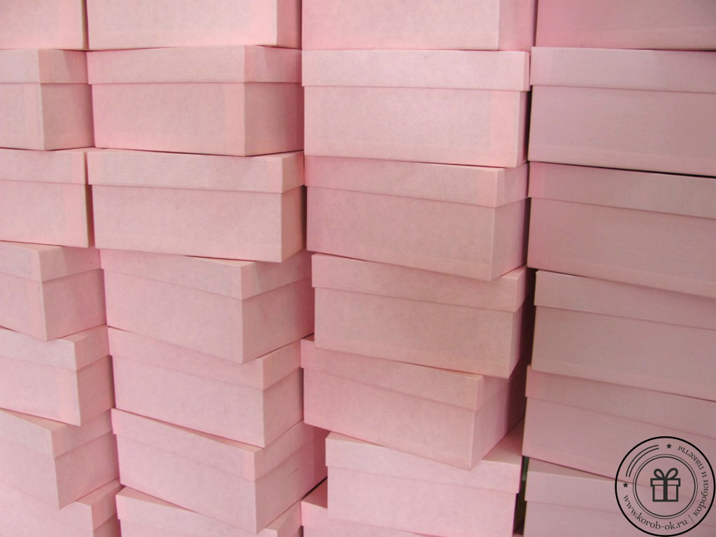 однотонные коробки в розовом цвете